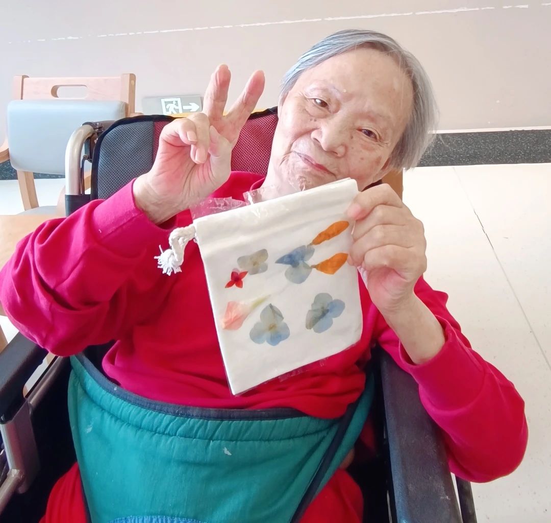 惠康康养|“拓花草之印，染自然之美”植物拓染主题活动