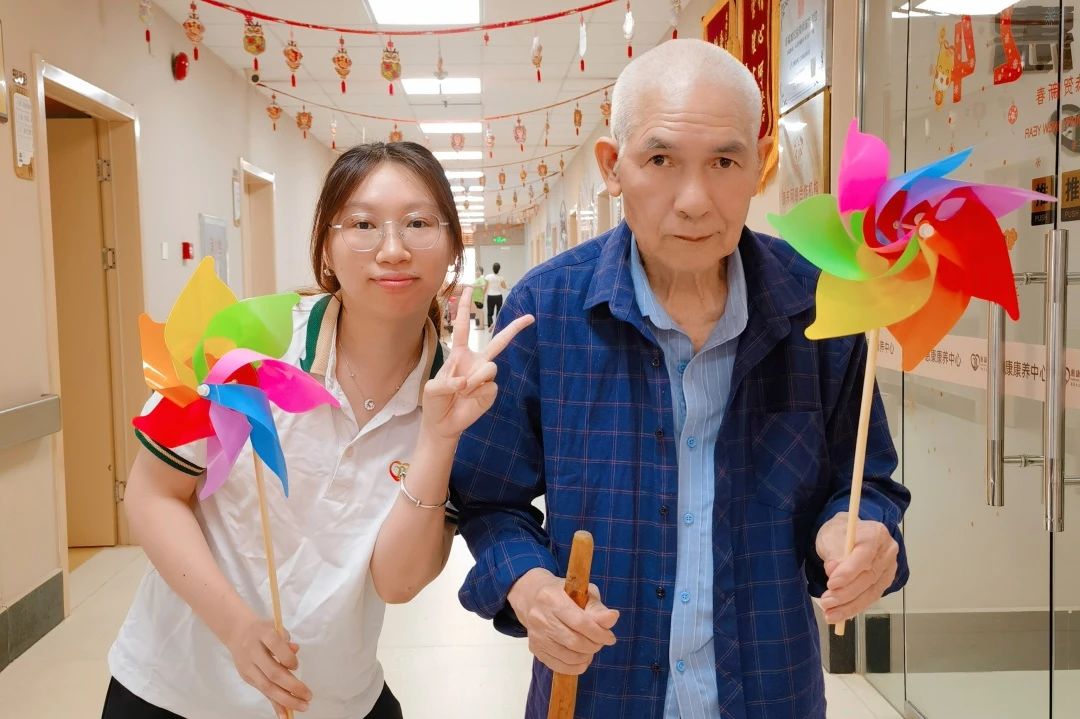 惠康康养|“七彩风车，转动幸福”风车DIY主题活动