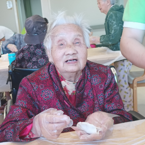 惠康康养|“冬之伊始，美好‘饺’心”立冬巧手作饺主题活动